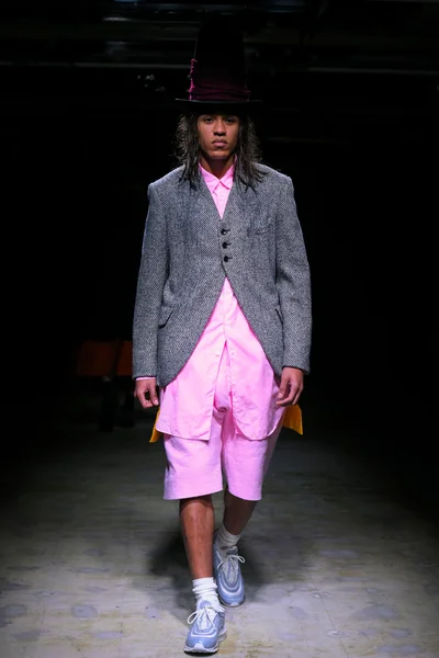 Look 12